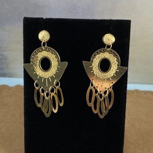 Vintage 14 Karat Arrow Head Concho yellow gold earrings